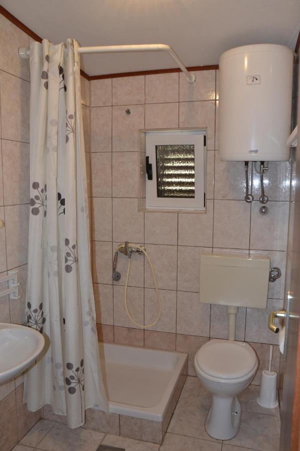 Zubovići Apartments By The Sea Kustici, Pag - 6335 מראה חיצוני תמונה