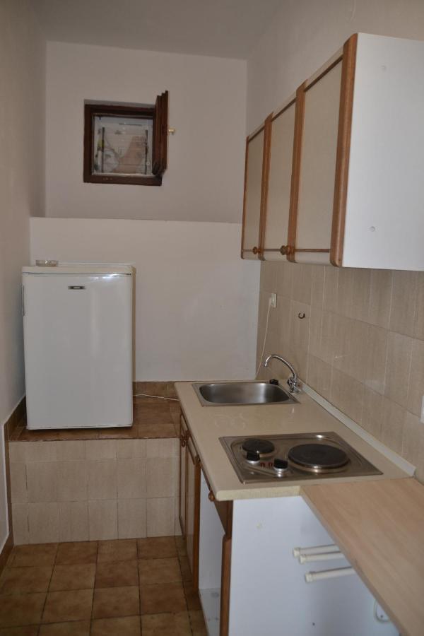 Zubovići Apartments By The Sea Kustici, Pag - 6335 מראה חיצוני תמונה