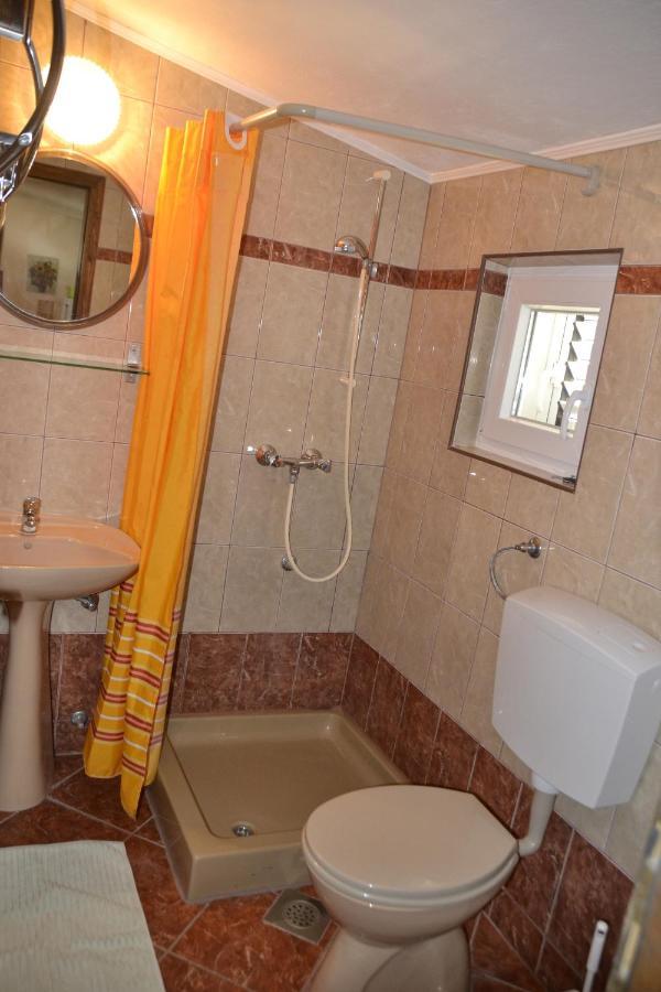 Zubovići Apartments By The Sea Kustici, Pag - 6335 מראה חיצוני תמונה