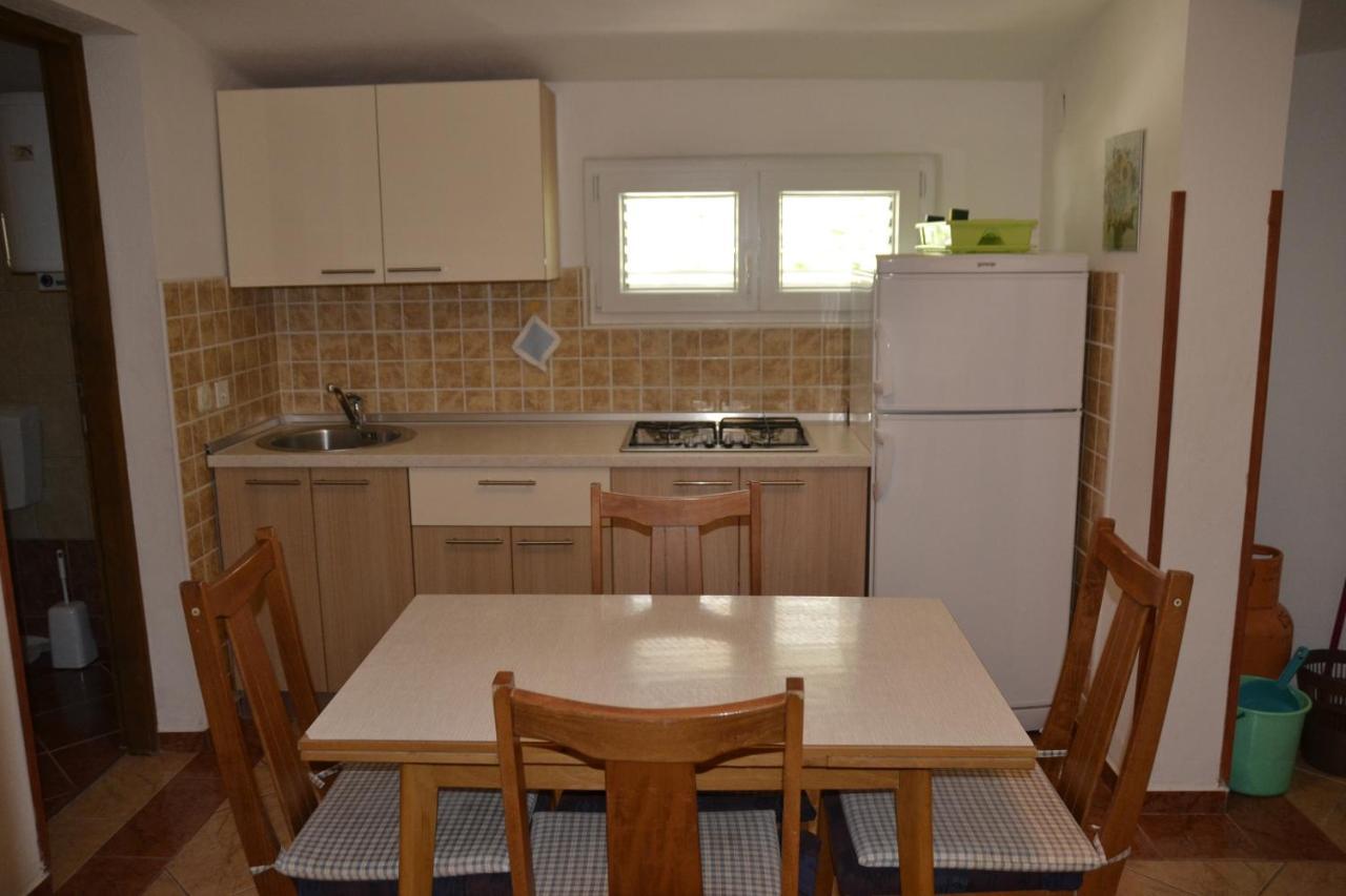 Zubovići Apartments By The Sea Kustici, Pag - 6335 מראה חיצוני תמונה